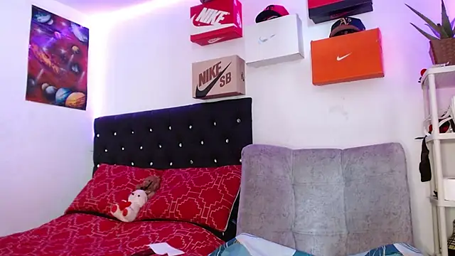 king  Black online show from 12-18-24, 05:52