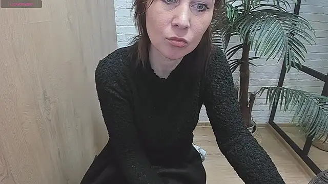 ZoeEast online show from 12-14-24, 01:27