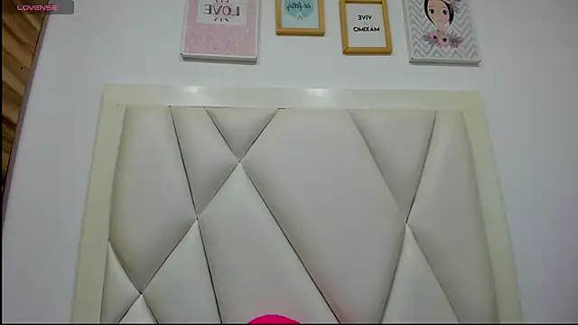 atilanadiaz7 online show from 04-17-26, 05:16