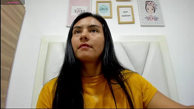 atilanadiaz7 online show from 04-21-26, 05:39