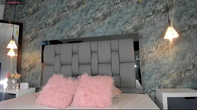 Snapshot of _Hollywood_1 chatting on 01-11-25, 04:27 Hollywood 1 online show from 01-11-25, 04:27