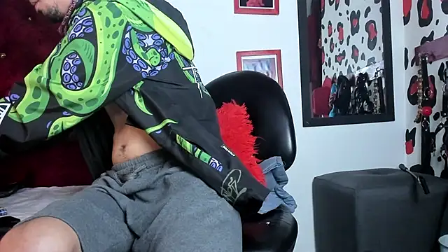 Aaron BigDickxxx online show from 02-19-25, 07:48