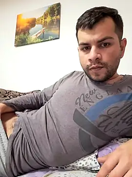 Snapshot of hornny1995 chatting on 12-31-24, 11:31 hornny1995 online show from 12-31-24, 11:31