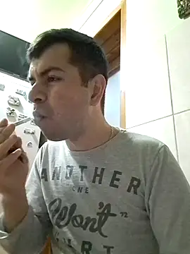 Snapshot of hornny1995 chatting on 02-02-25, 04:15 hornny1995 online show from 02-02-25, 04:15