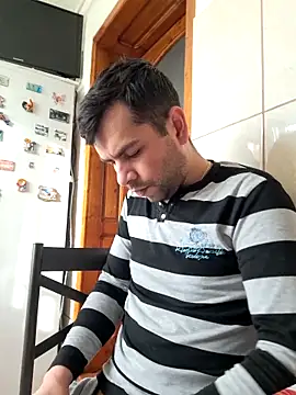 Snapshot of hornny1995 chatting on 02-13-26, 07:37 hornny1995 online show from 02-13-26, 07:37