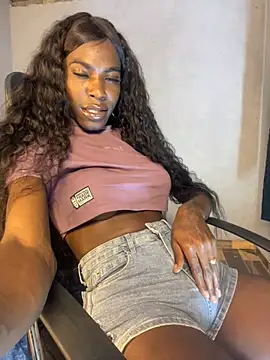 Snapshot of Richchocolatesweet_ chatting on 01-24-25, 02:07 Richchocolatesweet online show from 01-24-25, 02:07