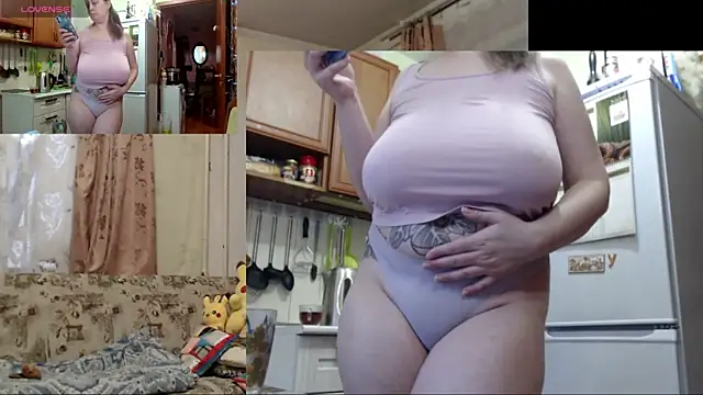 Sakura Green online show from 10-12-25, 01:43