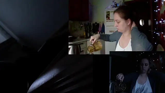 Sakura Green online show from 10-21-25, 05:08