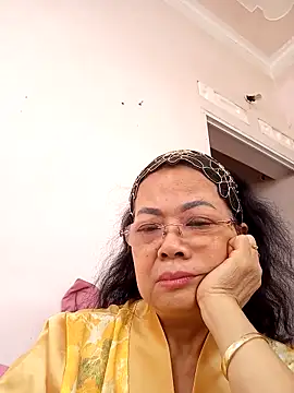 Hotestlove online show from 12-18-25, 12:17