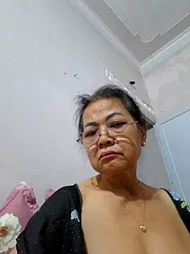 Hotestlove online show from 05-13-26, 10:38