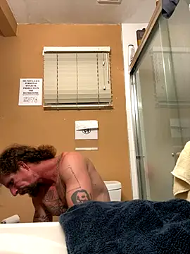 Snapshot of Crackkers chatting on 10-26-25, 04:51 Crackkers online show from 10-26-25, 04:51