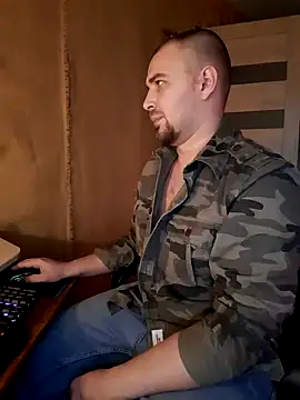 Snapshot of Foxyshaved chatting on 01-19-25, 08:39 Foxyshaved online show from 01-19-25, 08:39