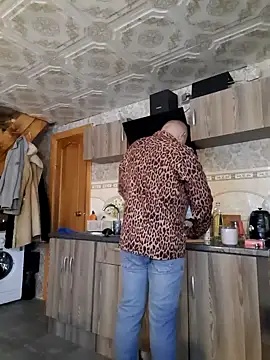 Snapshot of Foxyshaved chatting on 01-26-25, 06:49 Foxyshaved online show from 01-26-25, 06:49