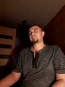 Snapshot of Foxyshaved chatting on 01-28-25, 08:47 Foxyshaved online show from 01-28-25, 08:47