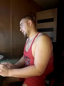 Snapshot of Foxyshaved chatting on 02-07-25, 04:59 Foxyshaved online show from 02-07-25, 04:59