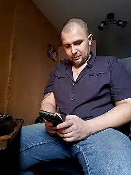 Snapshot of Foxyshaved chatting on 02-08-25, 09:03 Foxyshaved online show from 02-08-25, 09:03