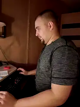 Snapshot of Foxyshaved chatting on 02-11-25, 03:18 Foxyshaved online show from 02-11-25, 03:18