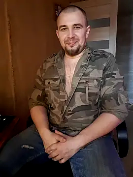 Snapshot of Foxyshaved chatting on 02-16-25, 08:32 Foxyshaved online show from 02-16-25, 08:32