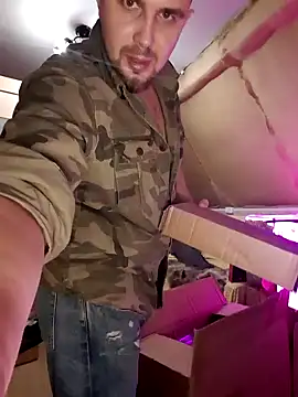 Snapshot of Foxyshaved chatting on 02-17-25, 03:09 Foxyshaved online show from 02-17-25, 03:09