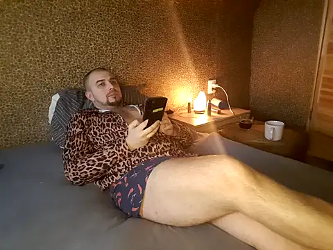 Snapshot of Foxyshaved chatting on 02-23-25, 05:34 Foxyshaved online show from 02-23-25, 05:34