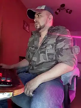 Snapshot of Foxyshaved chatting on 02-25-25, 05:08 Foxyshaved online show from 02-25-25, 05:08