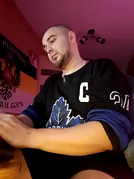 Snapshot of Foxyshaved chatting on 03-16-25, 04:41 Foxyshaved online show from 03-16-25, 04:41