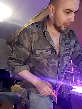 Snapshot of Foxyshaved chatting on 03-17-25, 03:29 Foxyshaved online show from 03-17-25, 03:29