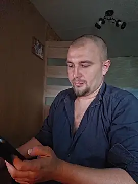 Snapshot of Foxyshaved chatting on 09-18-25, 07:43 Foxyshaved online show from 09-18-25, 07:43