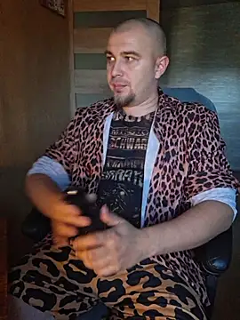 Snapshot of Foxyshaved chatting on 09-24-25, 05:22 Foxyshaved online show from 09-24-25, 05:22