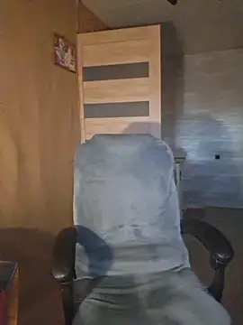 Snapshot of Foxyshaved chatting on 09-29-25, 04:17 Foxyshaved online show from 09-29-25, 04:17