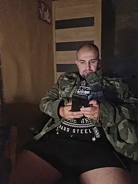 Snapshot of Foxyshaved chatting on 09-30-25, 03:55 Foxyshaved online show from 09-30-25, 03:55