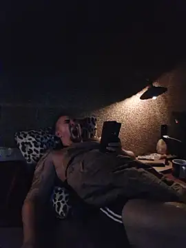 Snapshot of Foxyshaved chatting on 10-02-25, 03:57 Foxyshaved online show from 10-02-25, 03:57