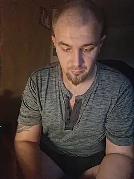 Snapshot of Foxyshaved chatting on 10-06-25, 04:54 Foxyshaved online show from 10-06-25, 04:54