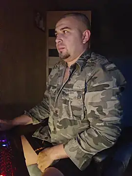 Snapshot of Foxyshaved chatting on 10-07-25, 04:31 Foxyshaved online show from 10-07-25, 04:31