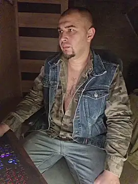 Snapshot of Foxyshaved chatting on 11-08-25, 04:34 Foxyshaved online show from 11-08-25, 04:34