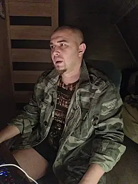 Snapshot of Foxyshaved chatting on 11-12-25, 03:40 Foxyshaved online show from 11-12-25, 03:40