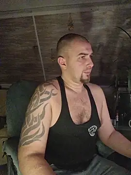 Snapshot of Foxyshaved chatting on 11-22-25, 04:44 Foxyshaved online show from 11-22-25, 04:44