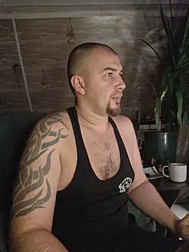 Snapshot of Foxyshaved chatting on 11-23-25, 01:16 Foxyshaved online show from 11-23-25, 01:16