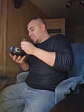 Snapshot of Foxyshaved chatting on 12-16-25, 11:26 Foxyshaved online show from 12-16-25, 11:26