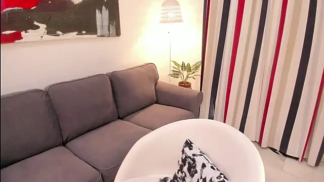 Snapshot of Raychell_Black chatting on 09-18-25, 03:47 Raychell Black online show from 09-18-25, 03:47