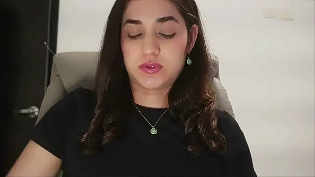 CuteeRose online show from 04-15-26, 09:15