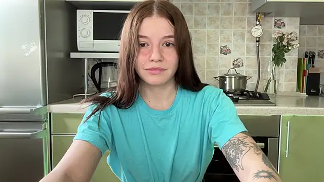 Snapshot of mia___mi chatting on 03-07-25, 10:35 mia   mi online show from 03-07-25, 10:35