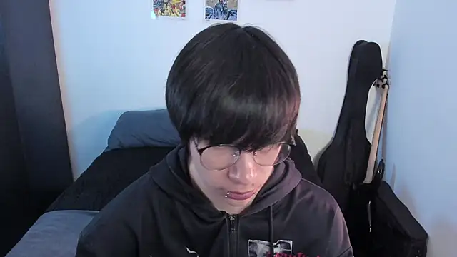 Snapshot of Aventure_Twinks chatting on 05-15-26, 11:12 Aventure Twinks online show from 05-15-26, 11:12