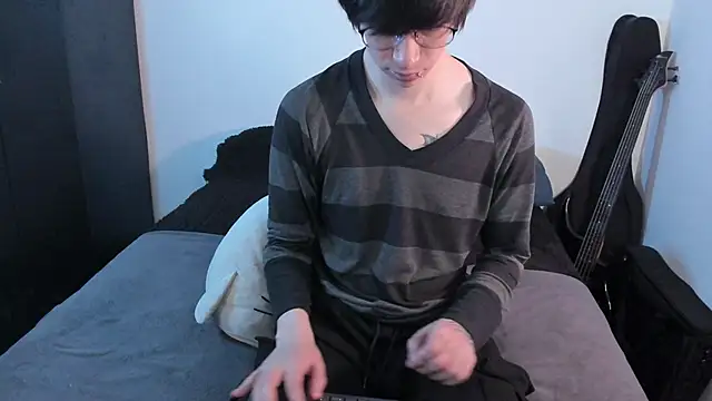 Snapshot of Aventure_Twinks chatting on 06-03-26, 02:58 Aventure Twinks online show from 06-03-26, 02:58