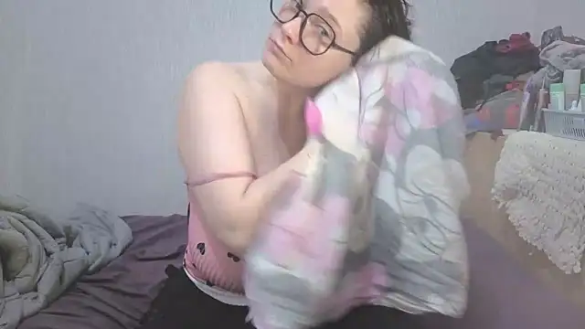 Snapshot of Nina7HotCherry chatting on 02-14-26, 05:21 Nina7HotCherry online show from 02-14-26, 05:21