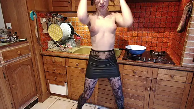 Prxscillia Tx online show from 12-24-24, 12:11