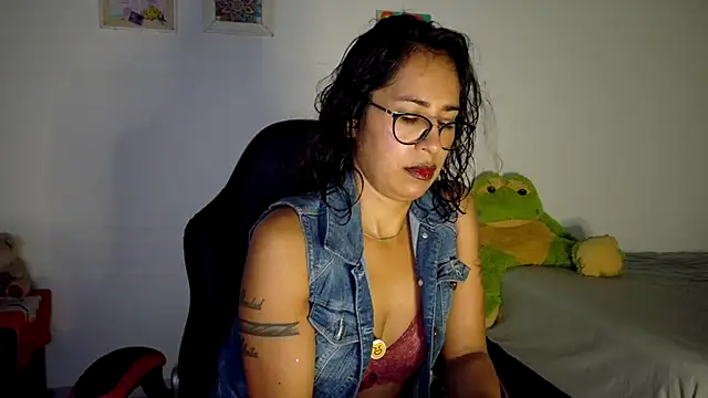 fantasty nylon online show from 05-19-26, 11:00