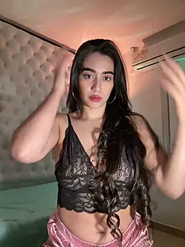 ZarahEvans online show from 12-19-24, 07:51