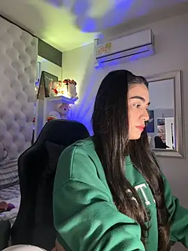 ZarahEvans online show from 10-10-25, 07:57