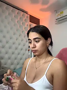 Snapshot of ZarahEvans chatting on 11-18-25, 11:15 ZarahEvans online show from 11-18-25, 11:15